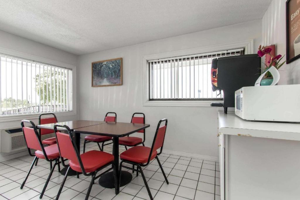 Econo Lodge Crestview Εξωτερικό φωτογραφία